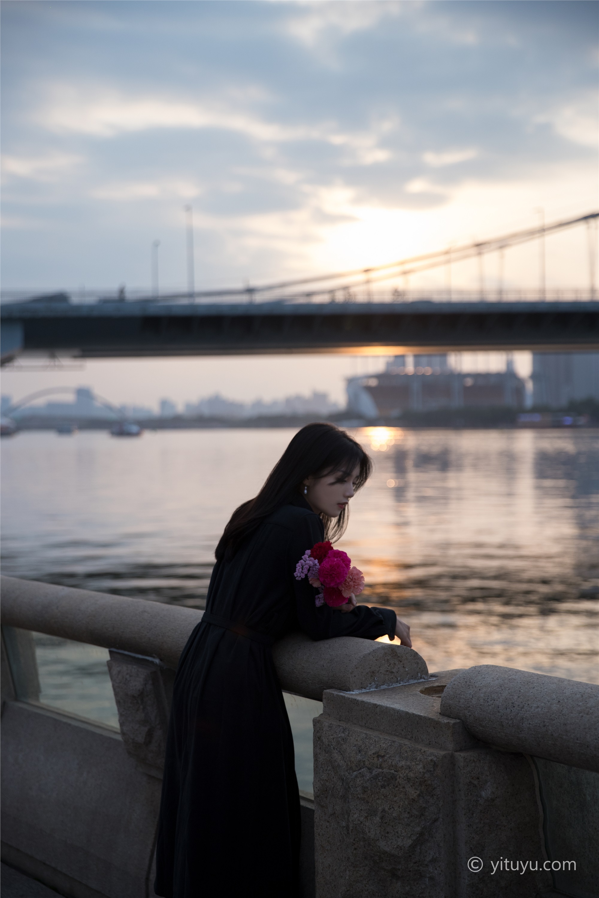 YITUYU艺图语  2021.06.16 晚风 雨文